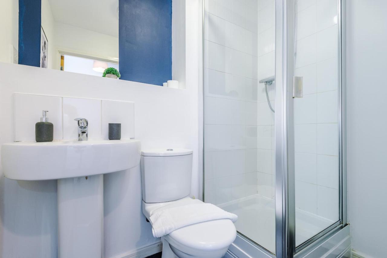 2 Bed Apartment With Balcony Private Parking Near Etihad Stadium, Coop Live مانشستر المظهر الخارجي الصورة