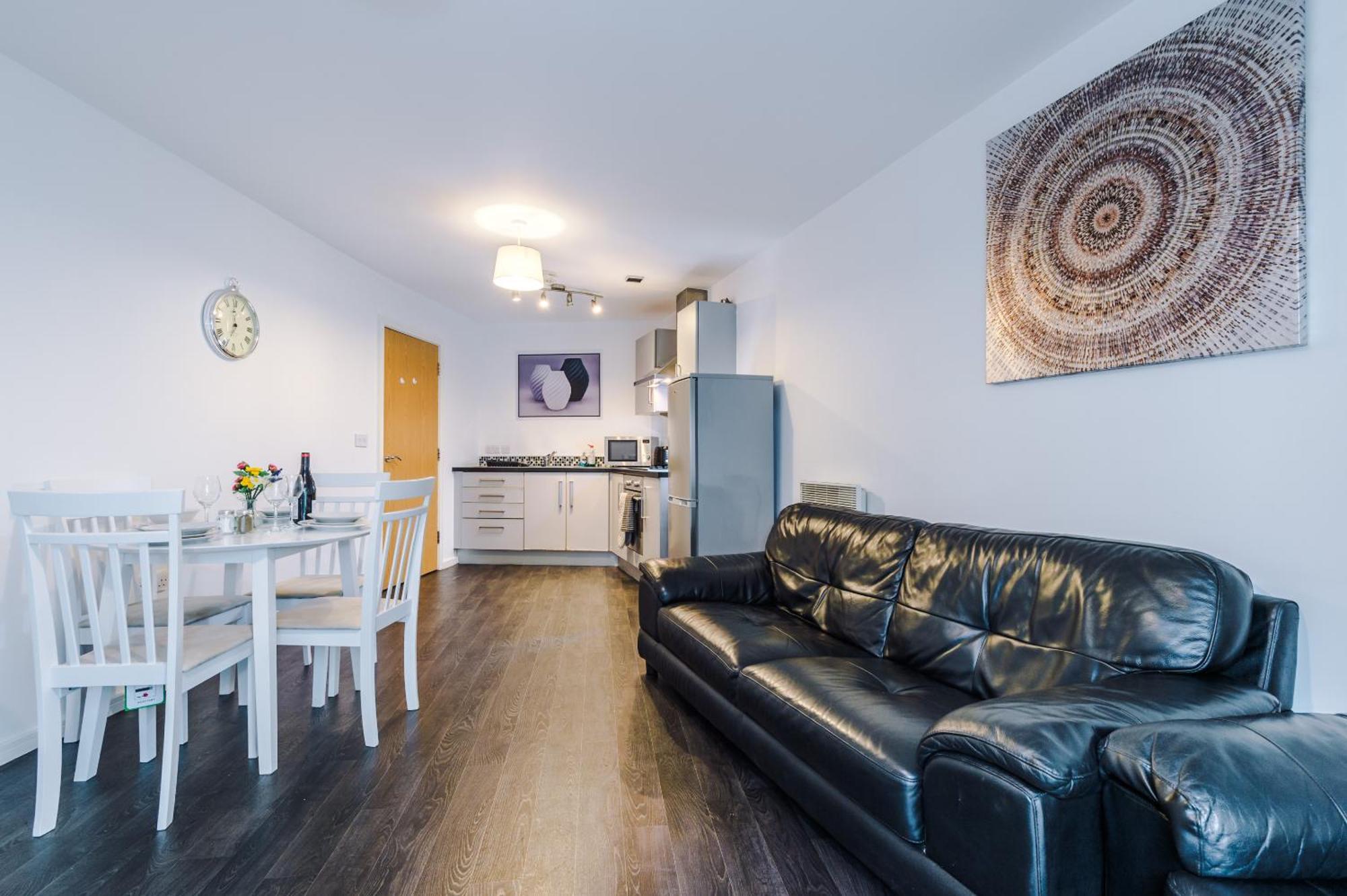 2 Bed Apartment With Balcony Private Parking Near Etihad Stadium, Coop Live مانشستر المظهر الخارجي الصورة